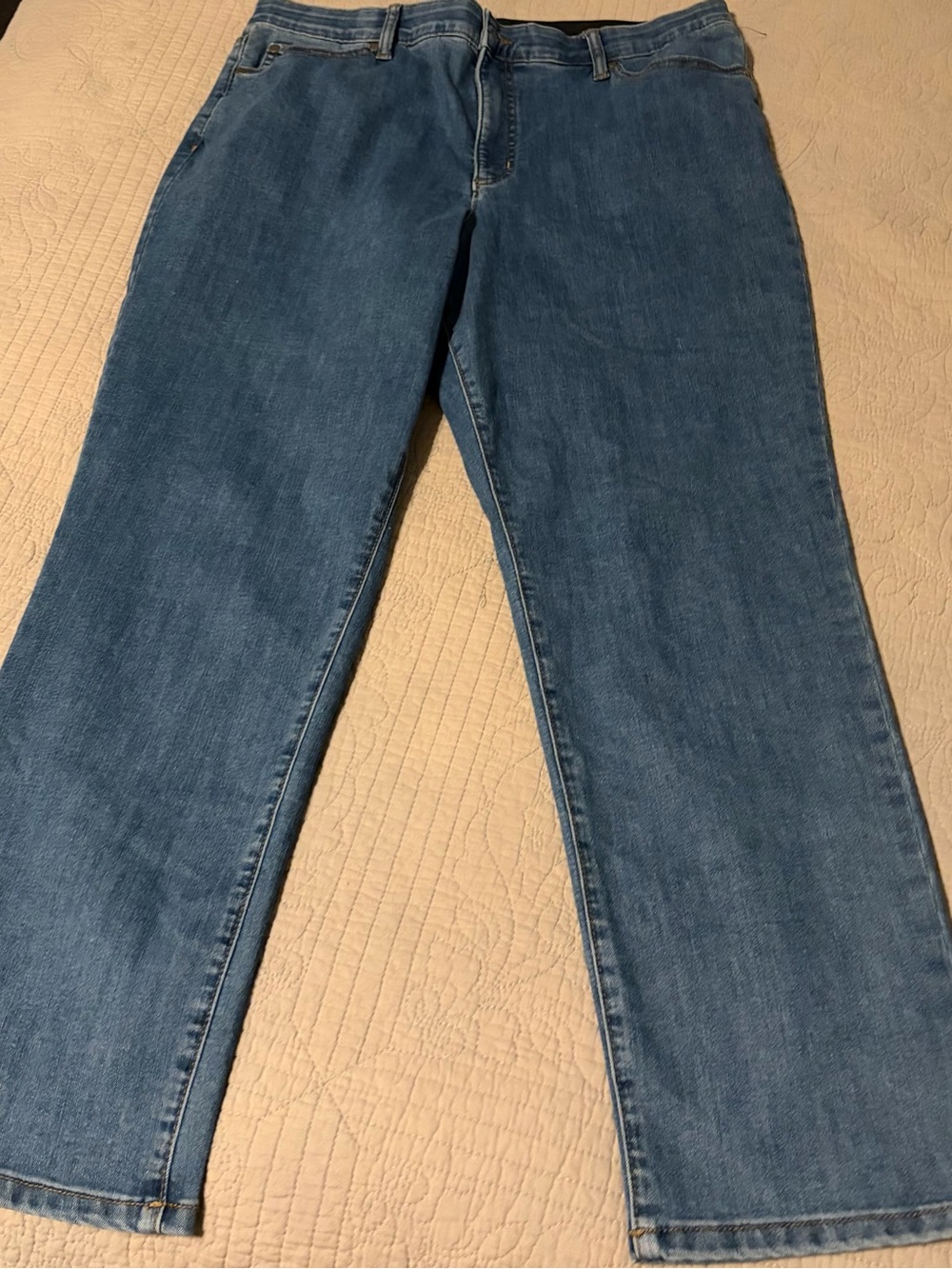 Kim Rogers medium wash jeans. Tummy control. Size 16 average. 5 pocket. EUC.